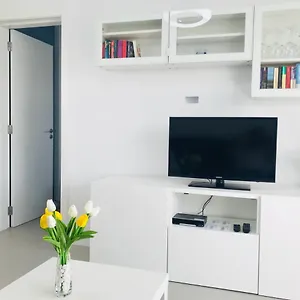https://apartamentos-los-mangos.in-canary-islands.com